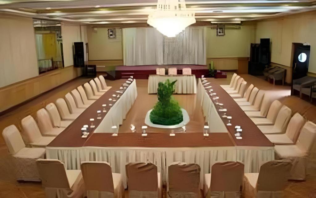 Hotel Pardede International Medan Esterno foto